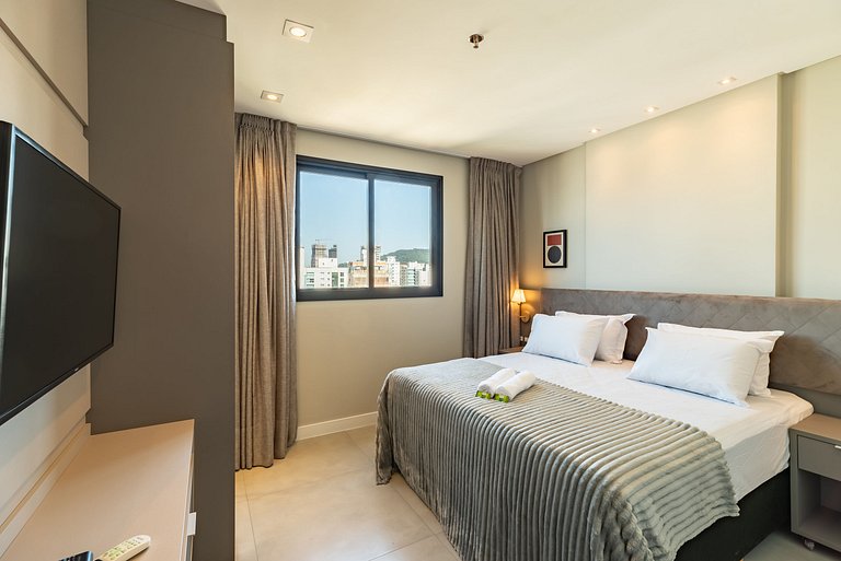 Apto 2Q em cond c/ piscina 280m da Praia - MHF1409