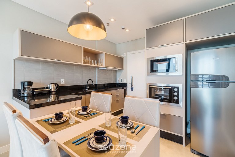 Apartamento com vista para o mar no condomínio a 280 metros