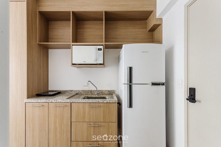 Studio c/piscina a 3 minutos do metrô BSS0703