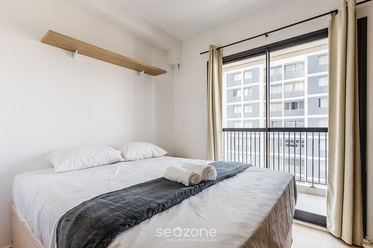 Studio c/piscina a 3 minutos do metrô BSS0703