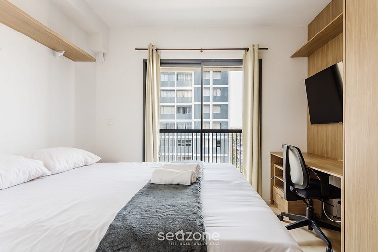 Studio c/piscina a 3 minutos do metrô BSS0703