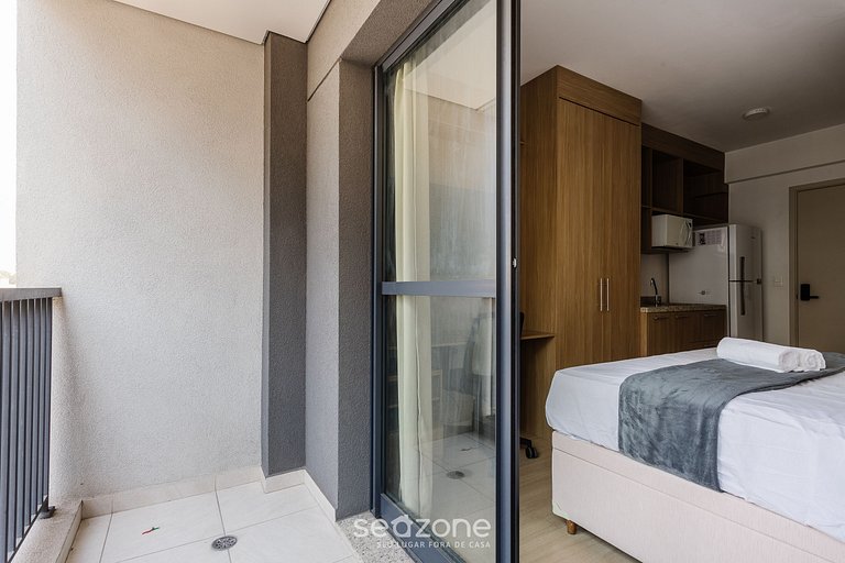 Studio c/piscina a 3 minutos do metrô BSS0703