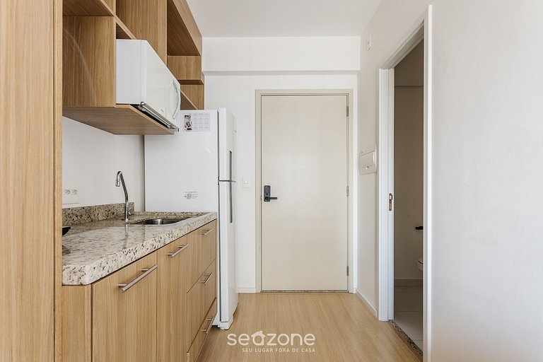 Studio c/piscina a 3 minutos do metrô BSS0703