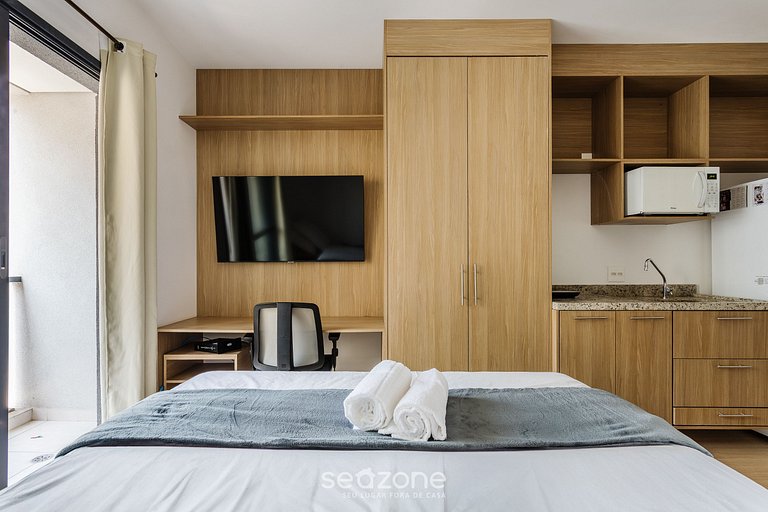 Studio c/piscina a 3 minutos do metrô BSS0703