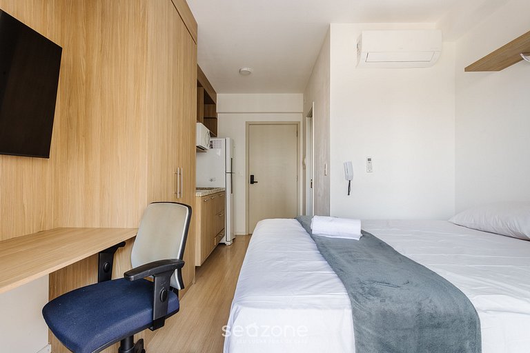 Estudio con piscina a 3 minutos del metro BSS0703