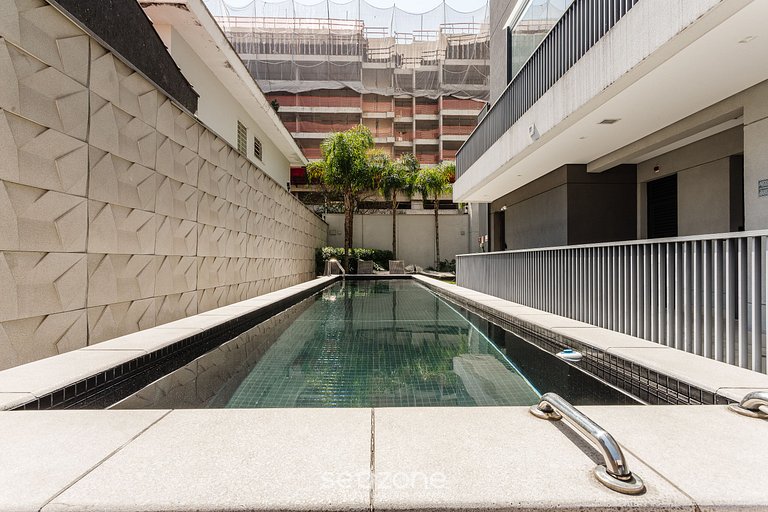 Studio c/piscina a 3 minutos do metrô BSS0703