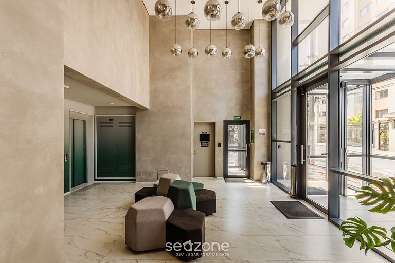 Studio c/piscina a 3 minutos do metrô BSS0703