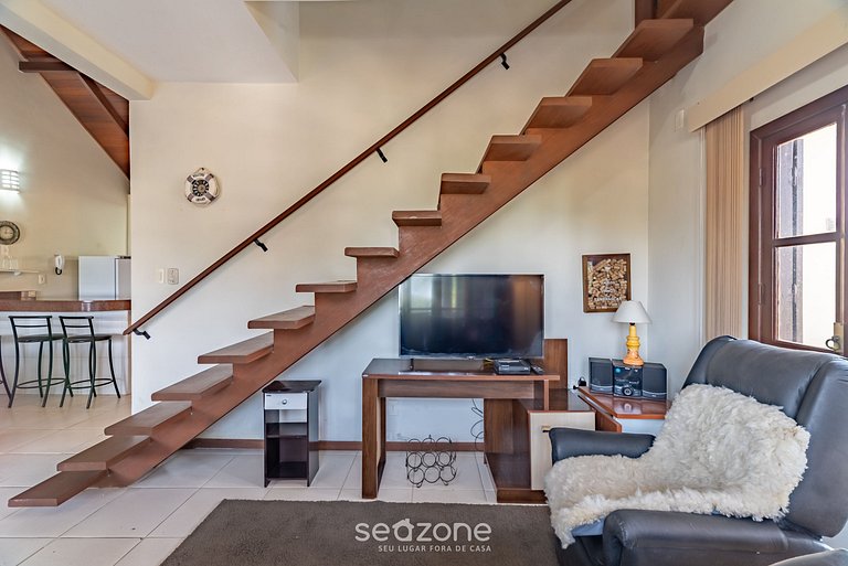 Casa duplex com linda vista a 80m da Praia RRF2562