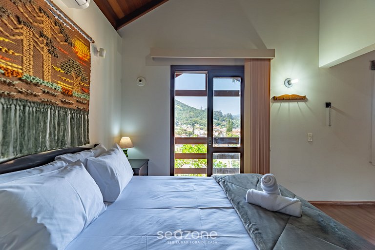 Casa duplex com linda vista a 80m da Praia RRF2562