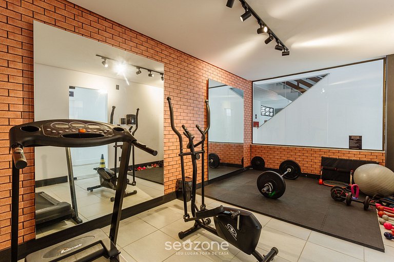 Aptos em prédio com piscina a 300 m da Praia dos Ingleses -