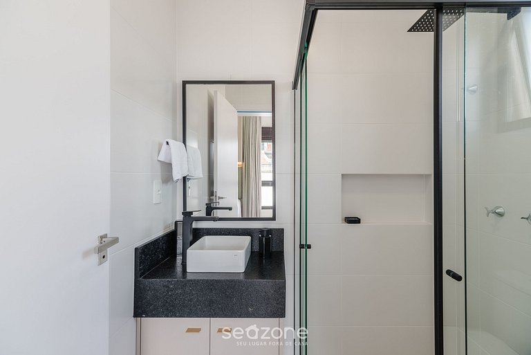 Apto com piscina no Centro de Floripa LGD0201