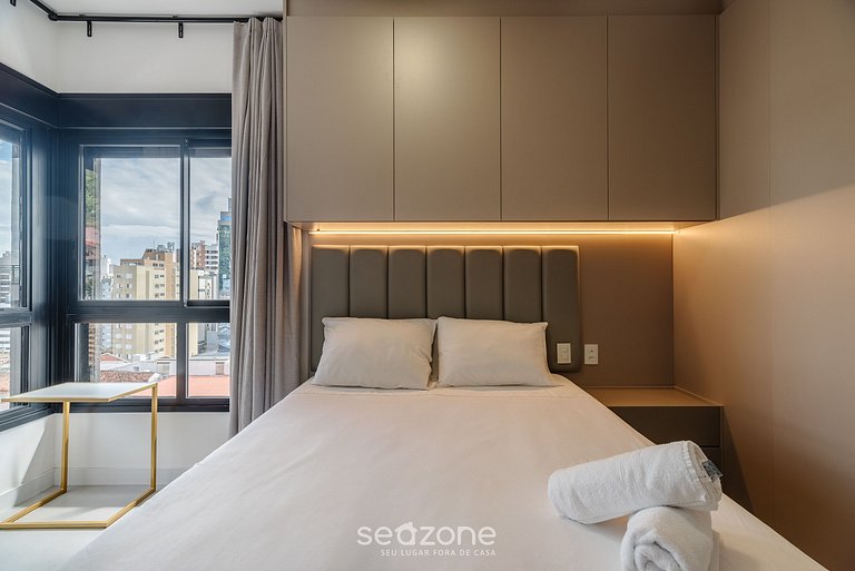 Apto com piscina no Centro de Floripa LGD0201