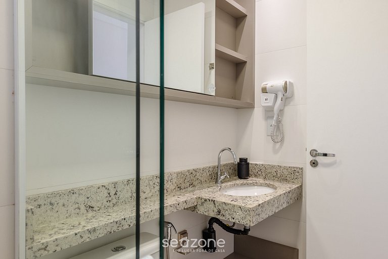 Apto aconchegante a 550m da Praia Grande IRE021