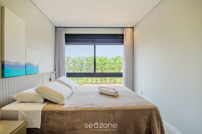 Casa moderna c/ piscina ao lado do Surfland ROI009