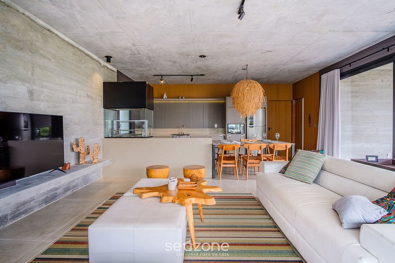 Casa moderna con piscina junto a Surfland ROI009