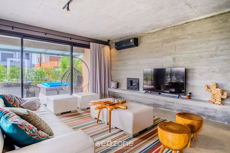 Casa moderna con piscina junto a Surfland ROI009