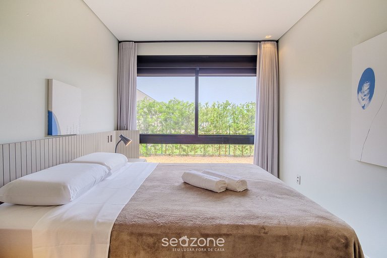 Casa moderna con piscina junto a Surfland ROI009