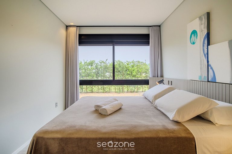 Casa moderna c/ piscina ao lado do Surfland ROI009