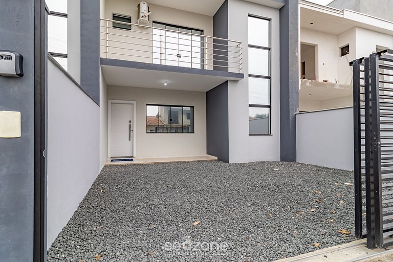 Duplex 2Q próx. praia c/ garagem RRT0098