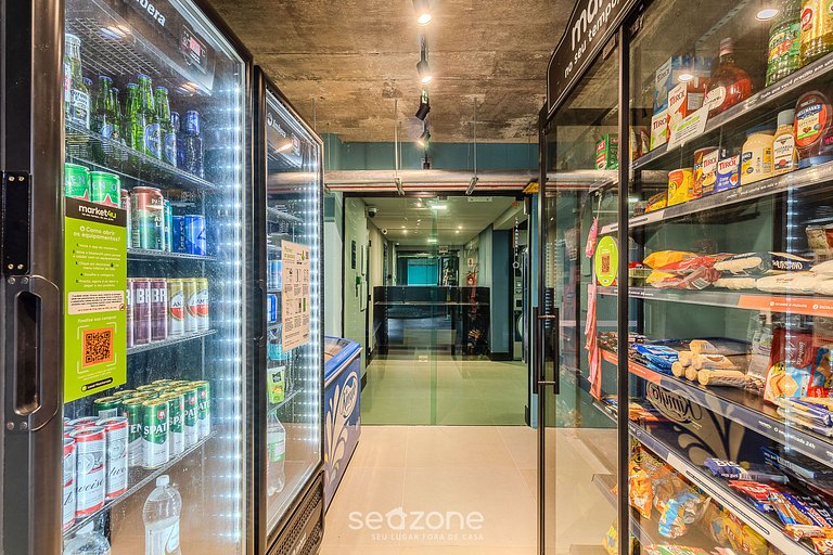 RUP - Studios Equipados em Prédio com Piscina