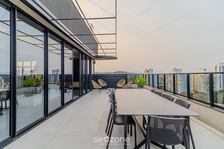 Estudio moderno en edificio con piscina RUP0603