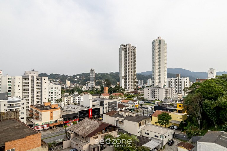 Estudio moderno en edificio con piscina RUP0603