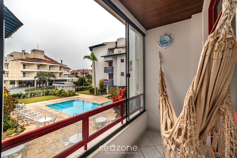 Apto c/Churrasq e acesso a Praia Brava RRA0103