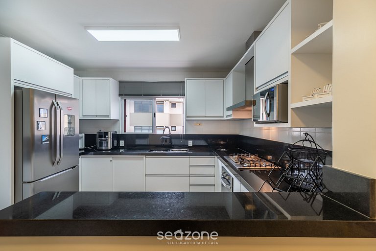 Apto c/Parrilla y acceso a Playa Brava RRA0103