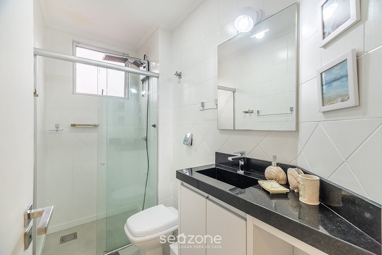 Apto c/Churrasq e acesso a Praia Brava RRA0103