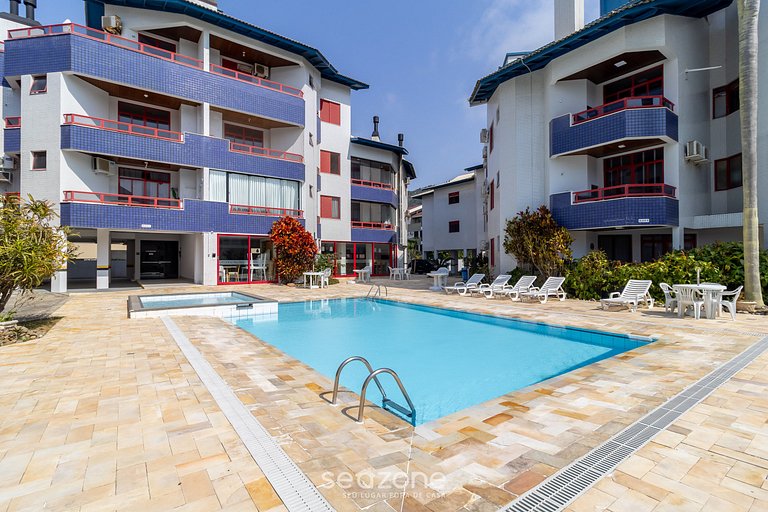 Apto c/Parrilla y acceso a Playa Brava RRA0103