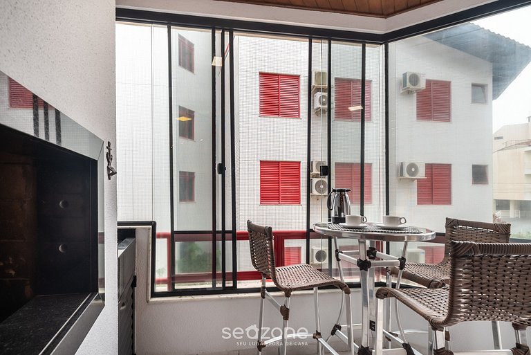 Apto c/Churrasq e acesso a Praia Brava RRA0103