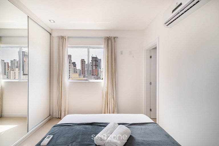 Apto 2Q c/ churrasqueira em Meia Praia MLO0601