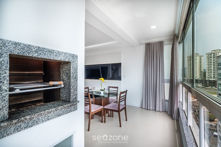 Apto 2Q c/ churrasqueira em Meia Praia MLO0601