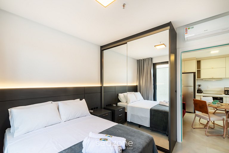 Apartamento com vista para o mar, condomínio a 280 metros da