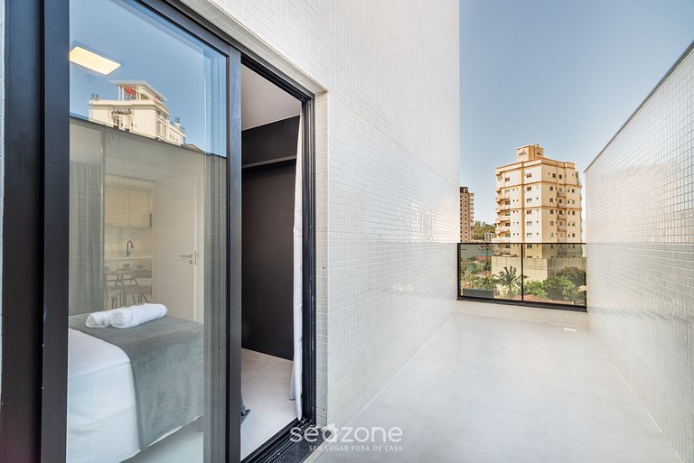 Apartamento com vista para o mar, condomínio a 280 metros da