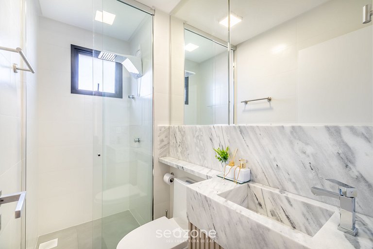Apartamento com vista para o mar, condomínio a 280 metros da