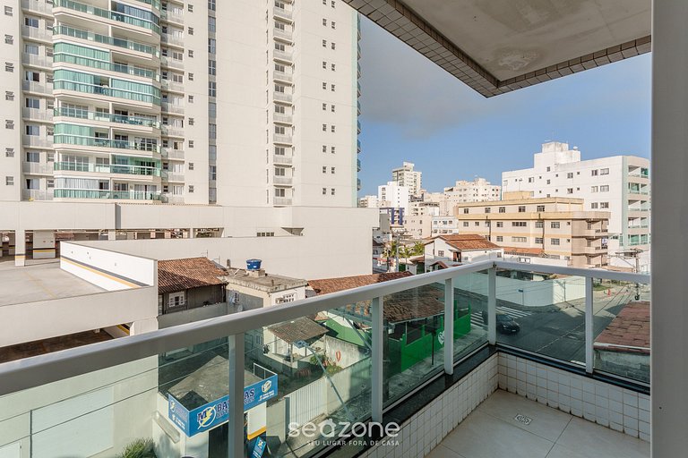 Apto Charmoso a apenas 450m da Praia EMM0202