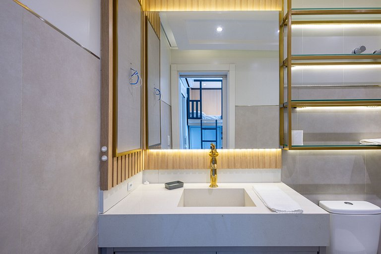 Apto 2Q c/ churrasq. prox da praia - BC - STL401