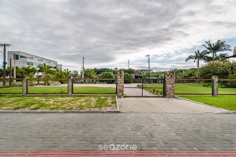 Apto dúplex en Bombinhas a 200m de la playa VLE008 Seazone