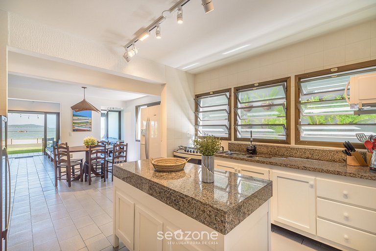 Casa 6Q pé na areia em Bombinhas ABM0101