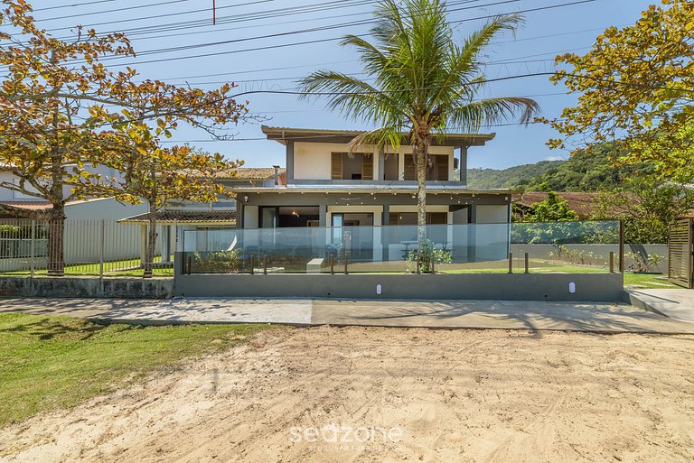 Casa 6Q pé na areia em Bombinhas ABM0101