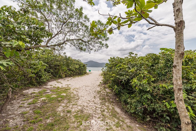 Hermosa Casa a 30m de la Playa en Floripa RTT1905