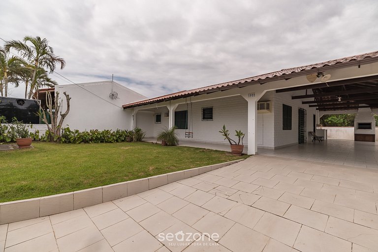 Hermosa Casa a 30m de la Playa en Floripa RTT1905