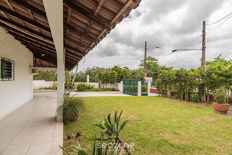 Linda Casa 30m da Praia em Floripa RTT1905