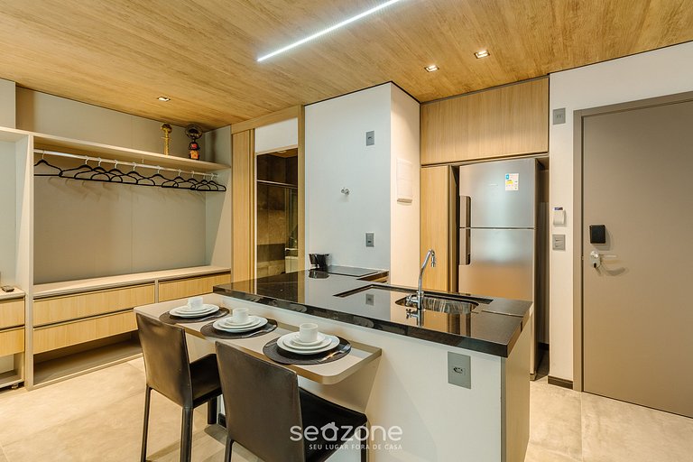 Hermoso Estudio con Vista Lateral al Mar NWT0505