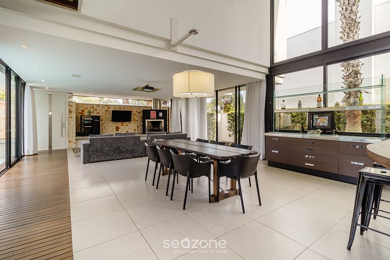 Casa Cactos con piscina y 5 suites Jurerê RCA264