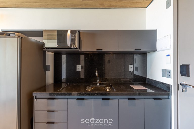 Estudio con piscina y vista lateral al mar NWT0916