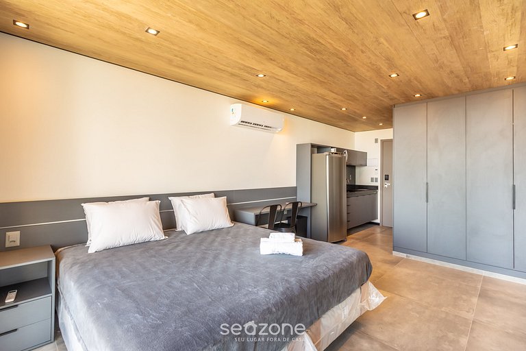 Conforto c/ Varanda e Vista Lateral Mar | NWT0917