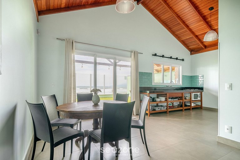 Casa na beira da praia Porto Belo/SC AAF378