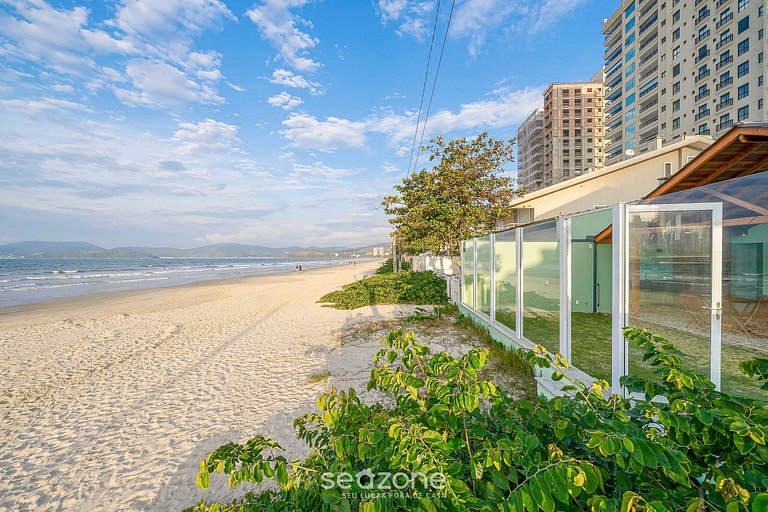 Casa na beira da praia Porto Belo/SC AAF378